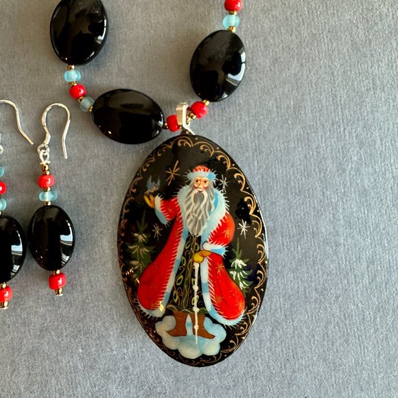 Hand-painted Santa on Russian black Lacquer used as necklace. Festive and Fun - Picture 10 of 10